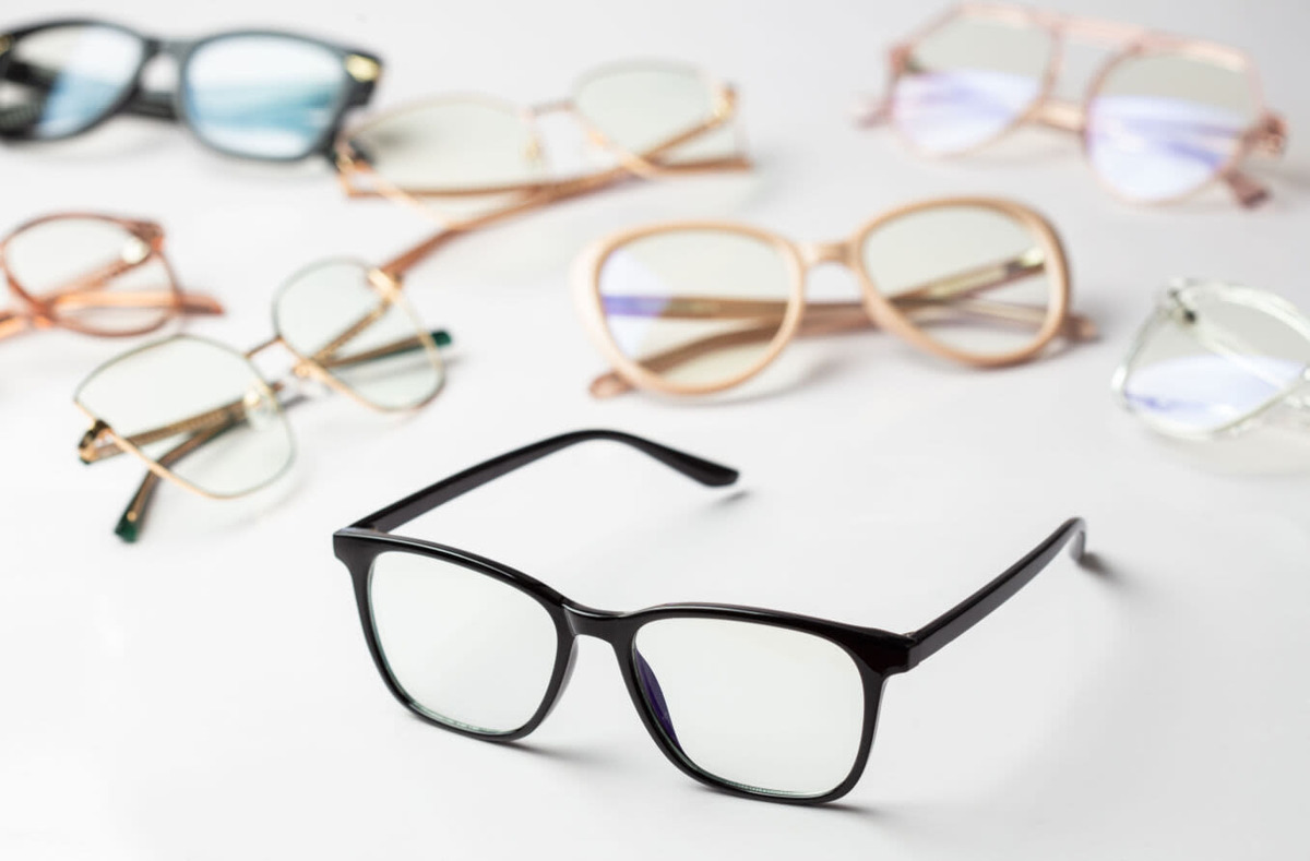 Choosing the Right Eyewear: A Guide to Selecting Frames That Suit Your Style and Vision Needs