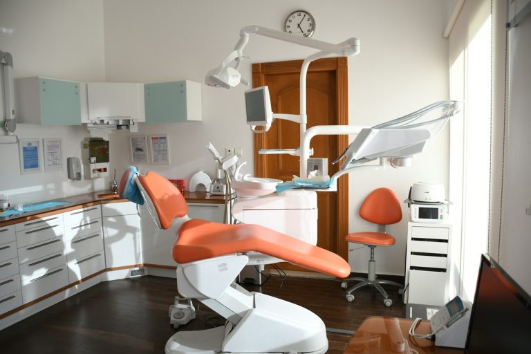 Improve Family Oral Health: Regular Dentist Visits
