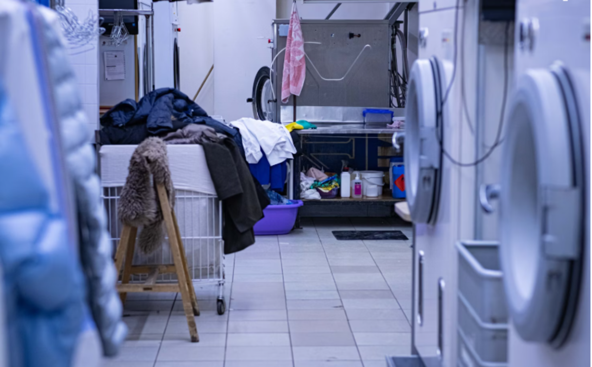 How Facilities Stay Clean Without Damaging Equipment