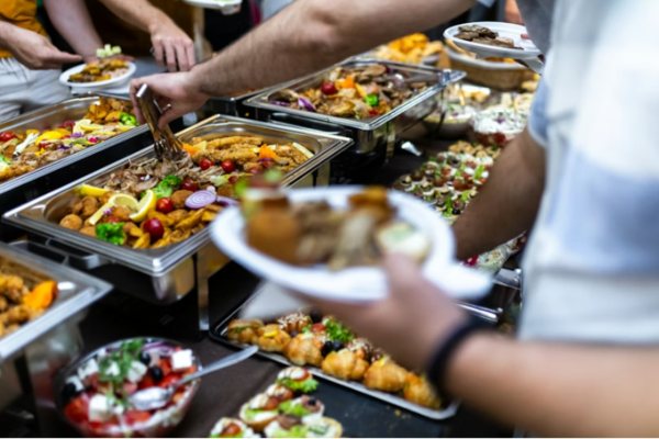 Bjudlunch: The Art of Organizing a Friendly Lunch