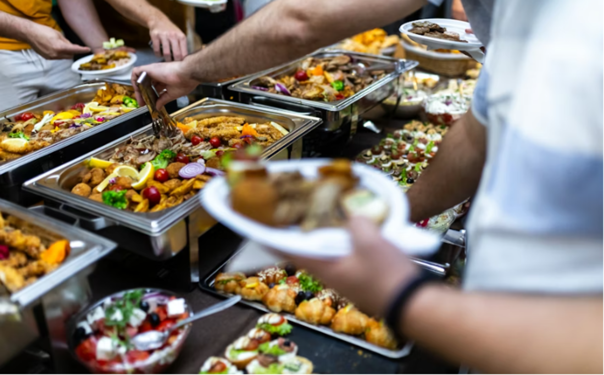 Bjudlunch: The Art of Organizing a Friendly Lunch