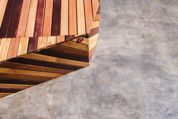 Timber Look Aluminium Cladding Usually Shows Up After the First Plan Starts to Fray