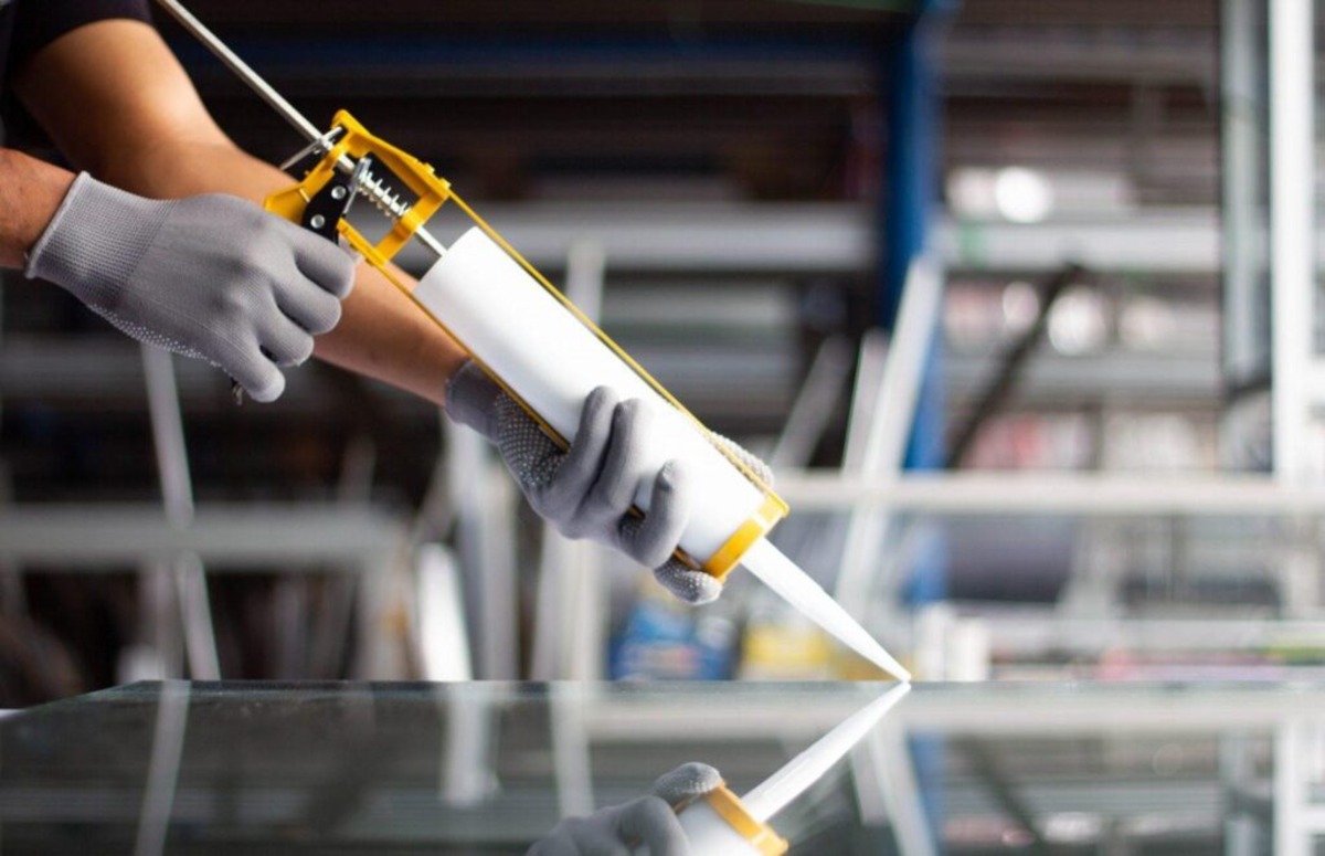 Innovative Applications of Industrial Adhesives in Modern Manufacturing