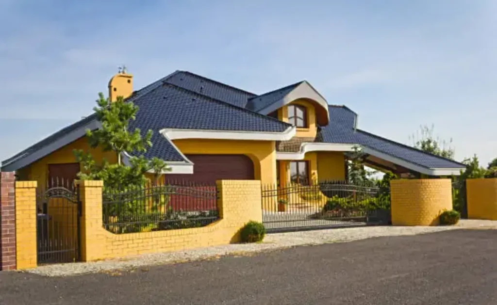 How Fencing Choices Influence Home Security and Curb Appeal